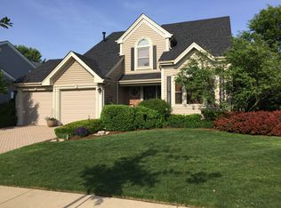 547 Newberry Dr, Elk Grove Village, IL 60007