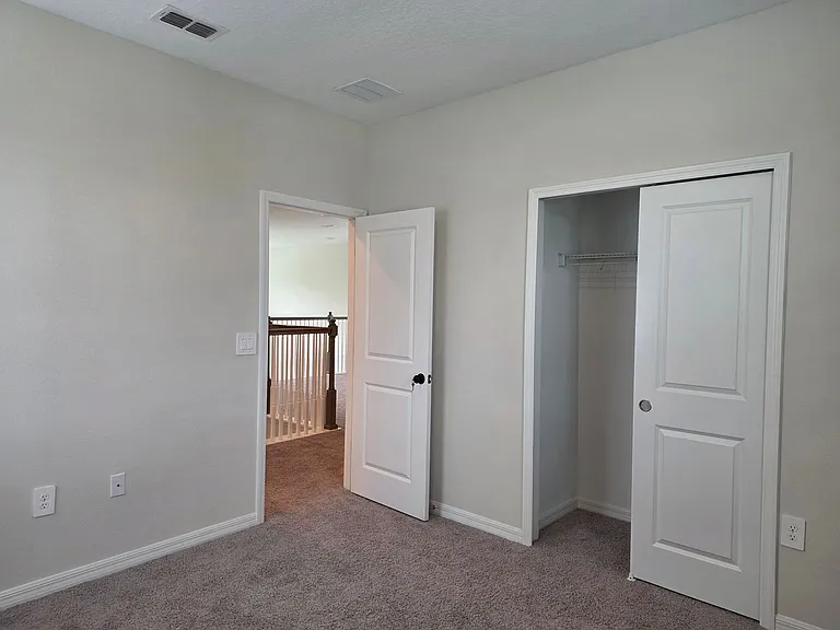 2865 High Pointe St — Photo 37
