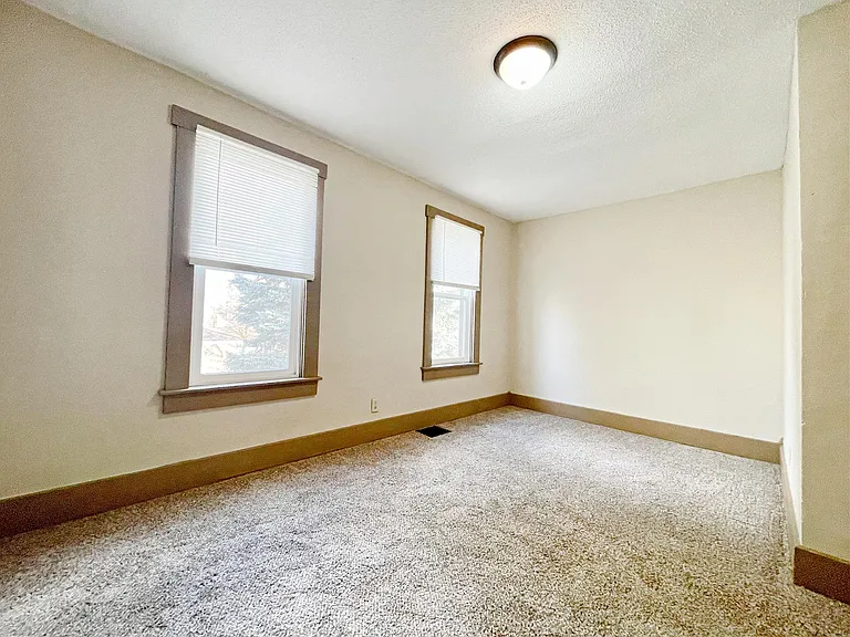 303 S Wayne St — Photo 8
