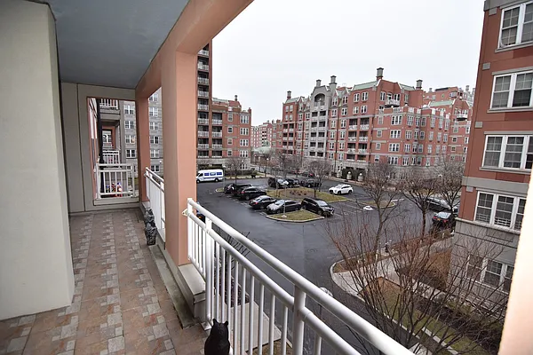 Sold by Continent Realty LLC | media 21