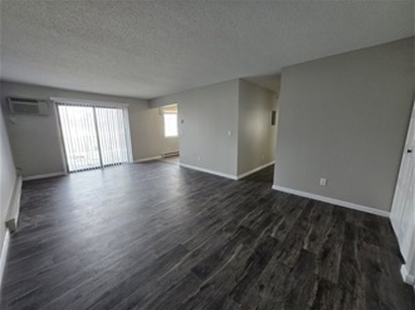 510 Lewis Ave E #206