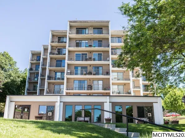 2700 N Shore Dr Unit 205, Clear Lake, IA 50428
