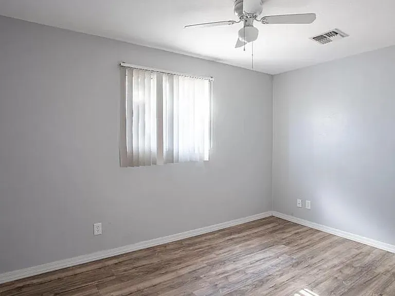 1233 S Hardy Dr — Photo 5