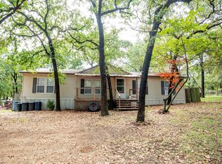 3221 Rolling Oaks Dr, Cleburne, TX 76031