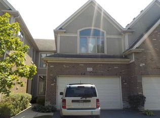 102 Honey Hill Dr, Wauconda, IL 60084