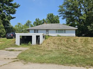 1582 Bakertown Rd, Buchanan, MI 49107