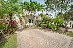 3 bed, 3.0 bath, 1604 sqft, $3,600 — Photo 1