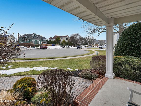 5th image of 660 Point Avenue