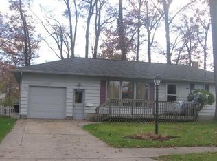 1663 Columbus Ave, Norton Shores, MI