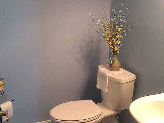 5th image of 107 Stonebrook Dr