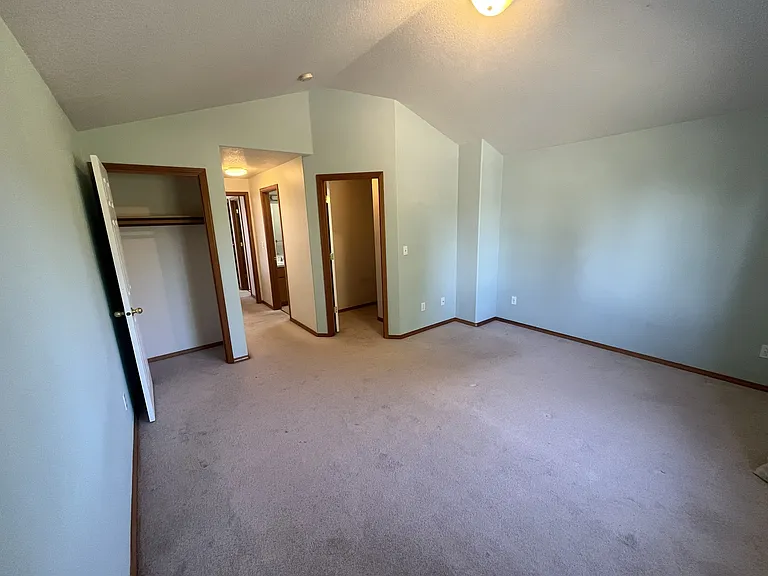 817 NE 72nd Ave — Photo 9