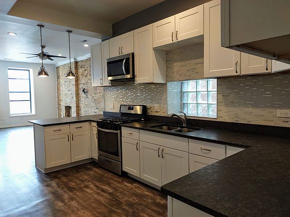 3rd image of 1820 S Ashland Ave #3F
