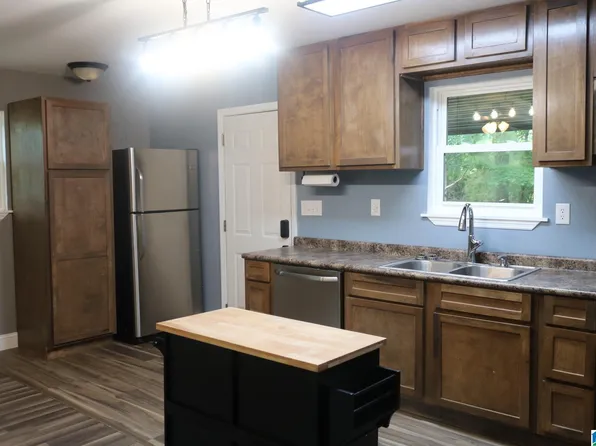 313 Oak Ln, Mulga, AL 35118