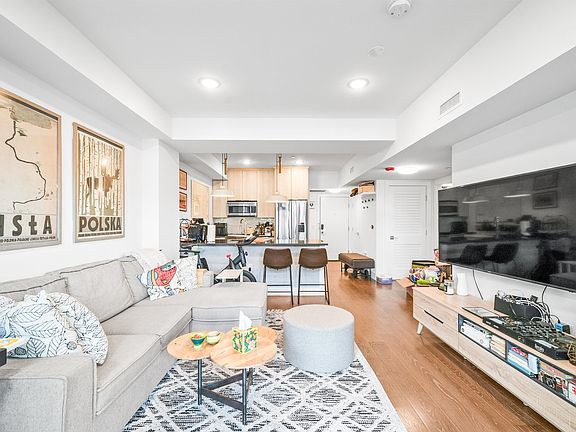 4th image of 386 5th St #101