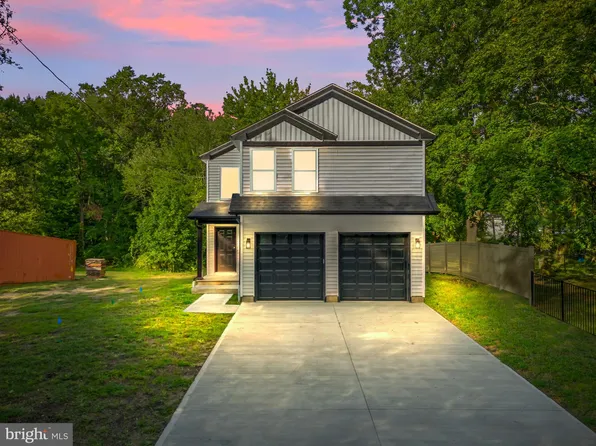 86 Peach St, Westville, NJ 08093