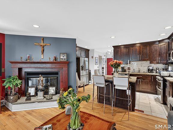 3rd image of 43 Soundview Avenue #4