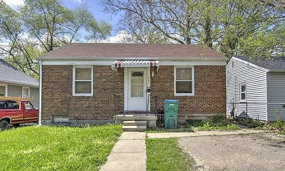 2 bed, 1.5 bath, 759 sqft, $875 — Photo 2