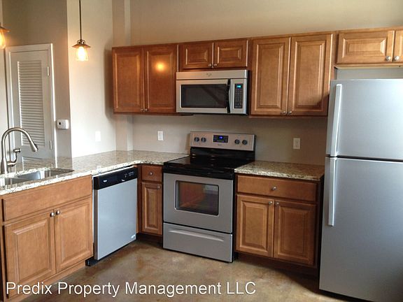 4th image of 1320 W Market St #4