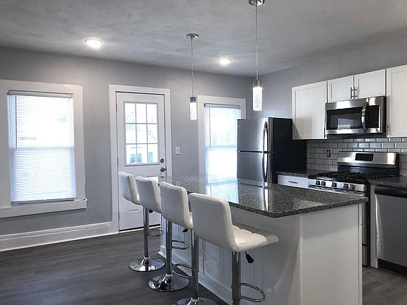 3rd image of 710 Catherine St APT 2