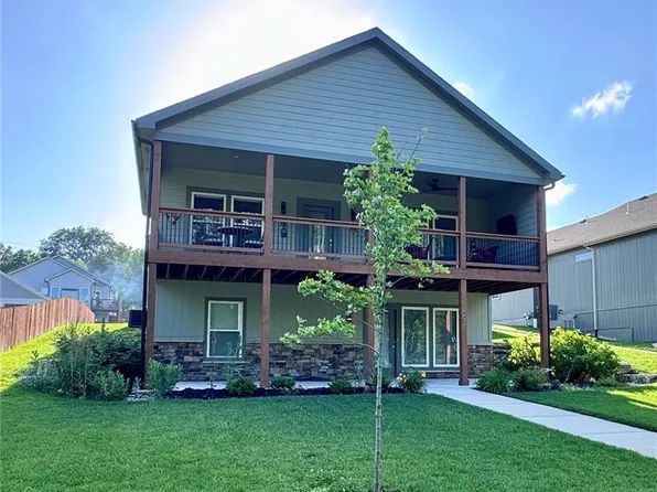 8462 Peoria St, De Soto, KS 66018