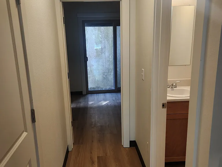 550 SE 60th Ave #106 — Photo 6