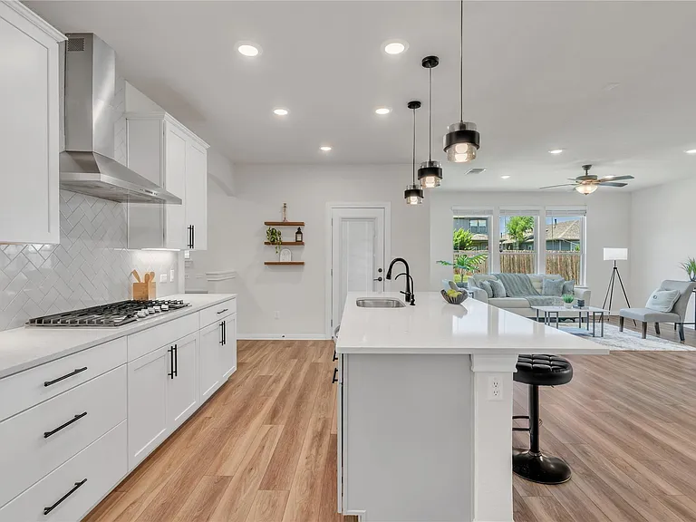 201 Bella Luna Way — Photo 12