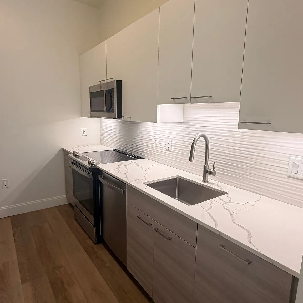 1 bed, 1.0 bath, $3,100 — Photo 4