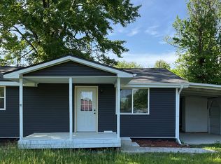 325 Broadway St, Austin, IN 47102