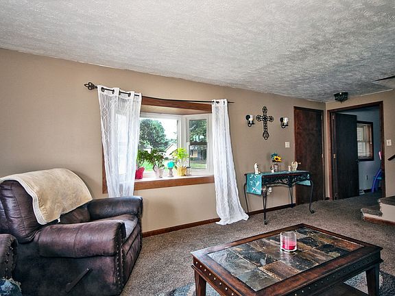 2nd image of 66424 Hartzler Blvd