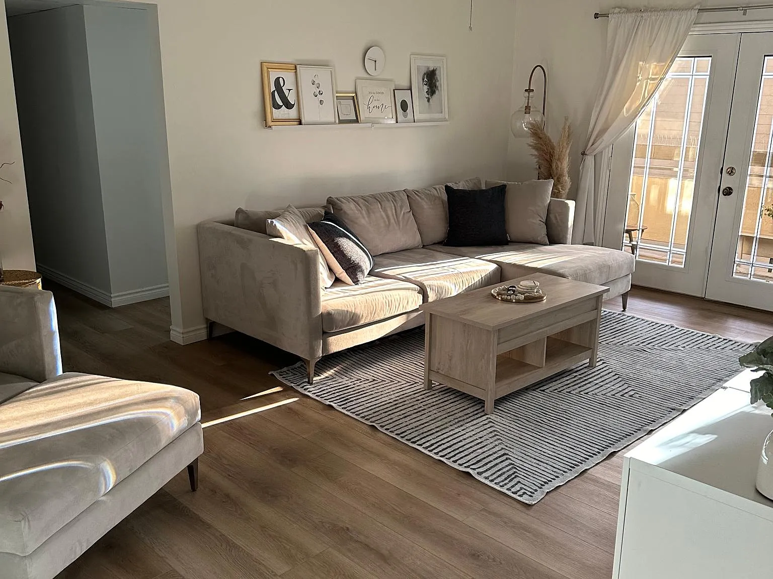 2 bed, 1010 sqft, $2,250 — Photo 2