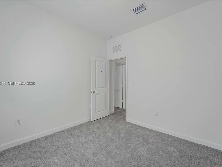 701 SE 13th Street Cir — Photo 17