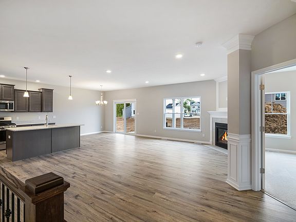 3rd image of 12385 Magoun Ave