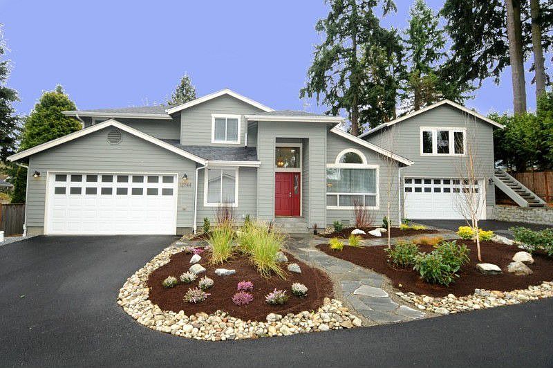 1st image of 12744 15th Ave NE