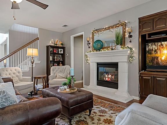 3rd image of 2411 Highgate Dr