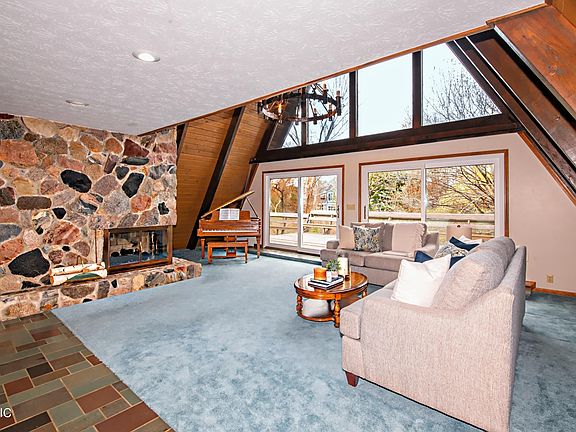 5th image of 3030 Oak Ln