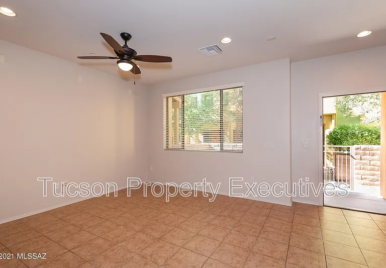 2442 E Emerald Moon Dr #1 — Photo 13