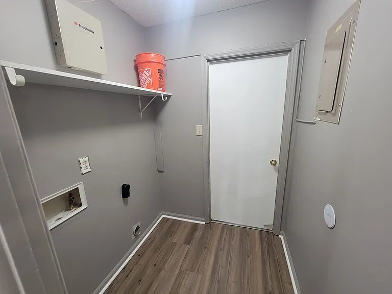 3737 Woodcock Dr — Photo 10