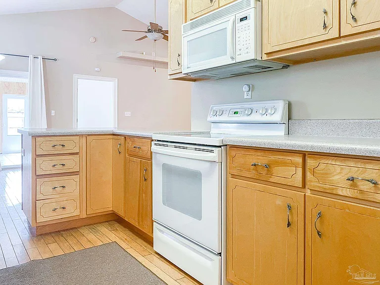 724 Ladner Dr — Photo 38