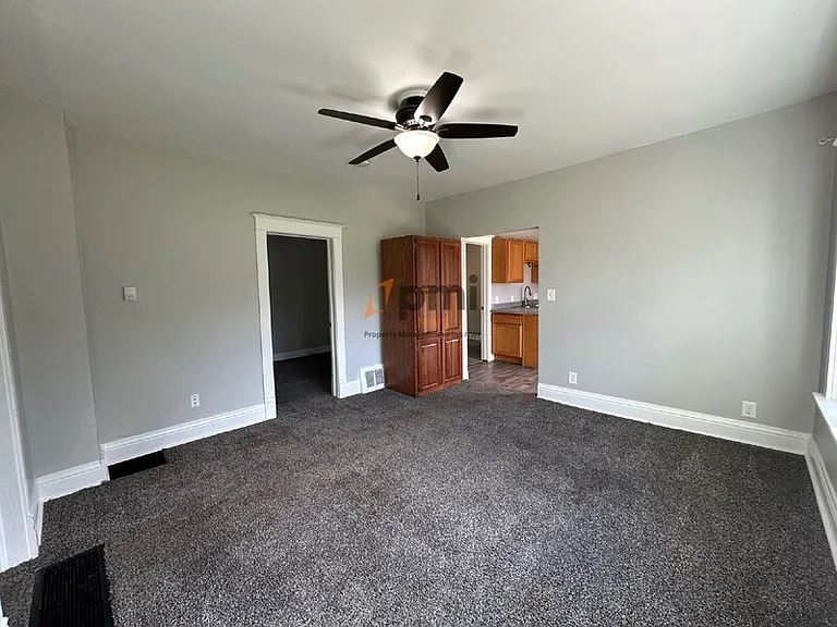 2122 Elston St #A — Photo 14