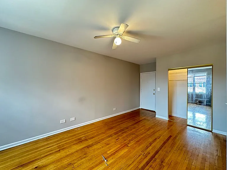 914 W Dakin St #513 — Photo 10