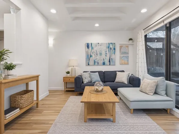 350 E 5th Ave #107, Vancouver, BC V5T 1H4