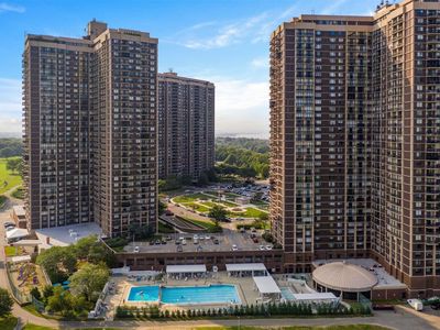 269-10 Grand Central Pk #8J, Floral Park, NY, 11005