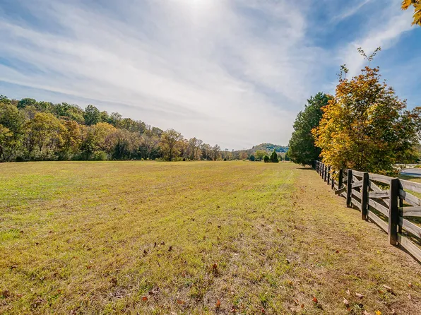 4333 Hampshire Pike, Hampshire, TN 38461
