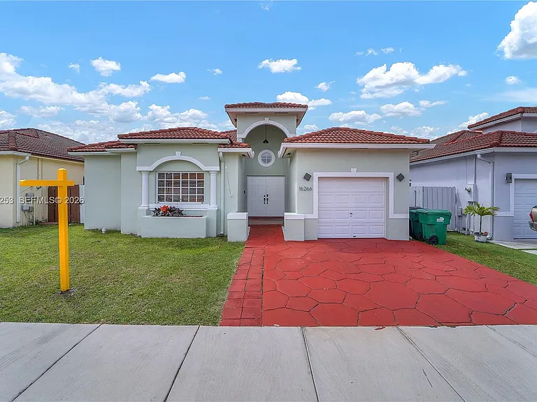 16266 SW 54th Ter — Photo 2