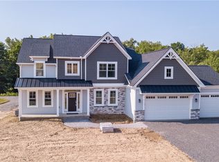 15 Mendon Green Ln, Pittsford, NY 14534