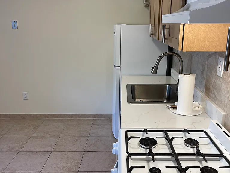 448 Mosely Ave #2 — Photo 5