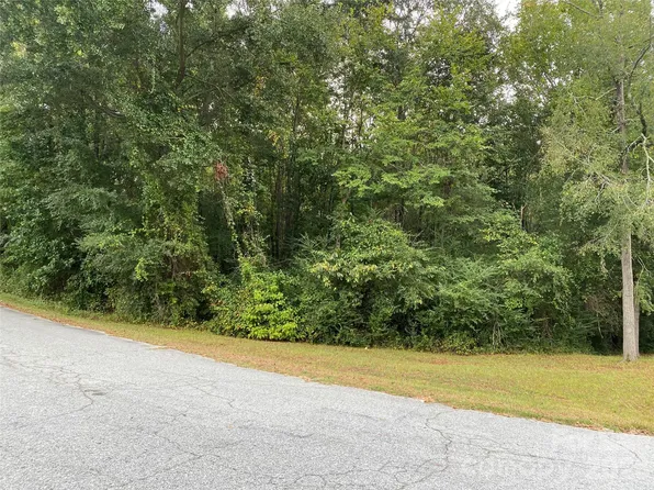 245 Slayton St, Whitmire, SC 29178