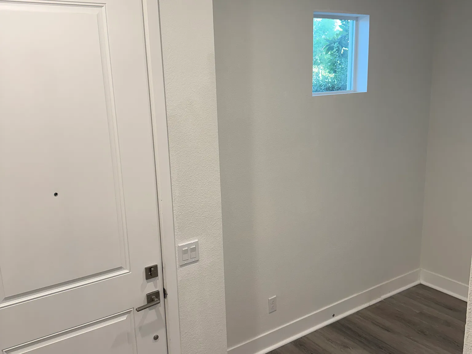 3 bed, 2.5 bath, 1575 sqft, $4,000 — Photo 3