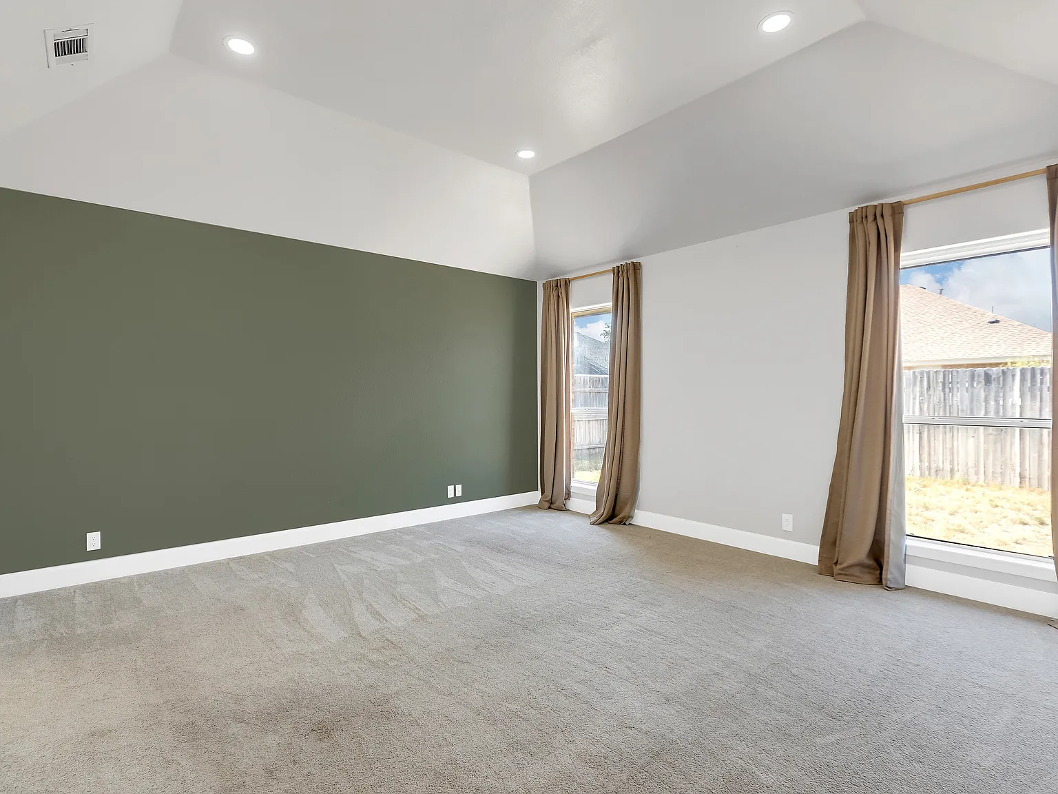 3 bed, 1753 sqft, $2,900 — Photo 4