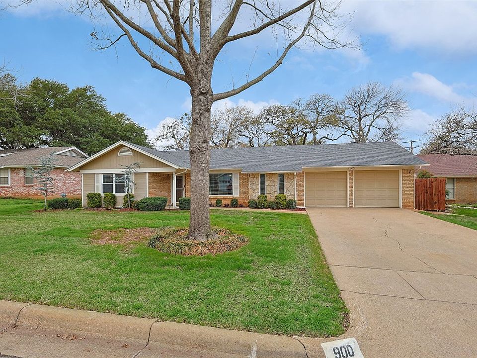 1st image of 900 Lake Charles Ave